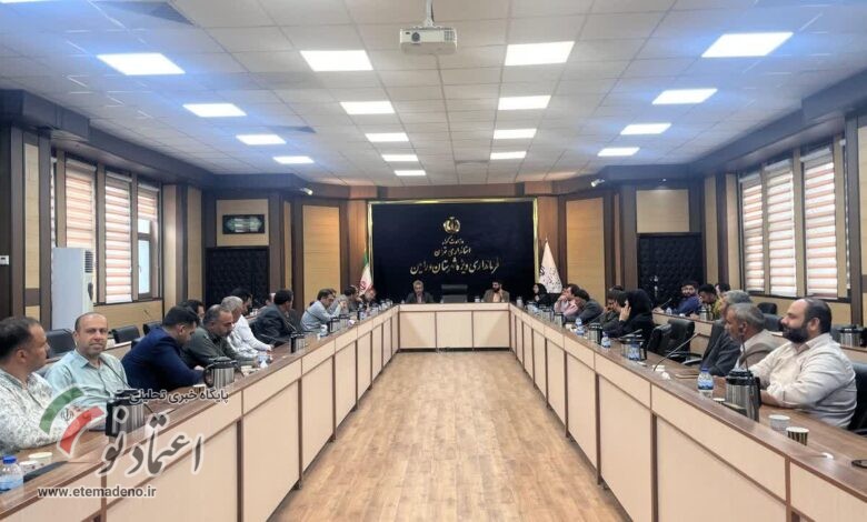 جلسه دهیاران و بخشداران ورامین با مسئولین اداره پست